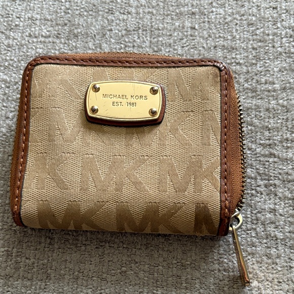 Michael Kors Beige and Brown Logo Wallet - Picture 1 of 4